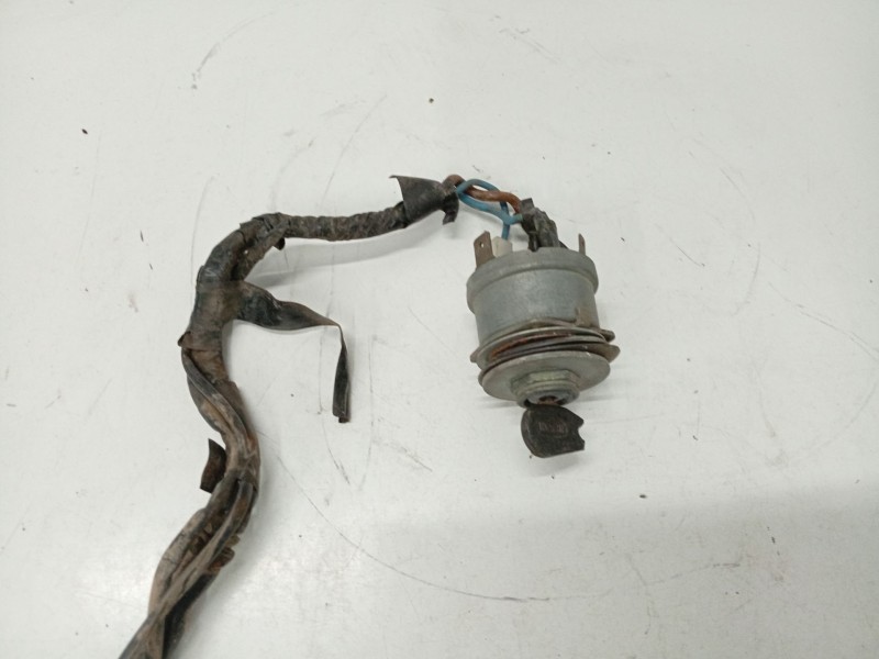 Recambio de conmutador de arranque para ssangyong korando referencia OEM IAM 01895BA  