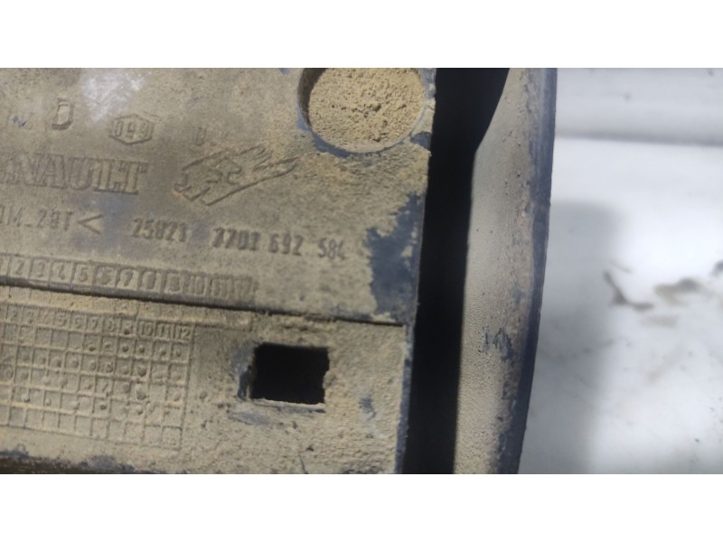Recambio de moldura para renault master ii phase 2 caja cerrada referencia OEM IAM 7702592584  