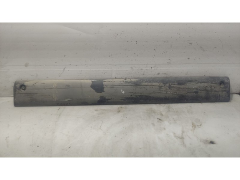 Recambio de moldura para renault master ii phase 2 caja cerrada referencia OEM IAM 7701692575  