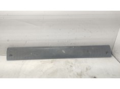 Recambio de moldura para renault master ii phase 2 caja cerrada referencia OEM IAM 7701692575  