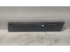 Recambio de moldura para renault master ii phase 2 caja cerrada referencia OEM IAM 7701692575  