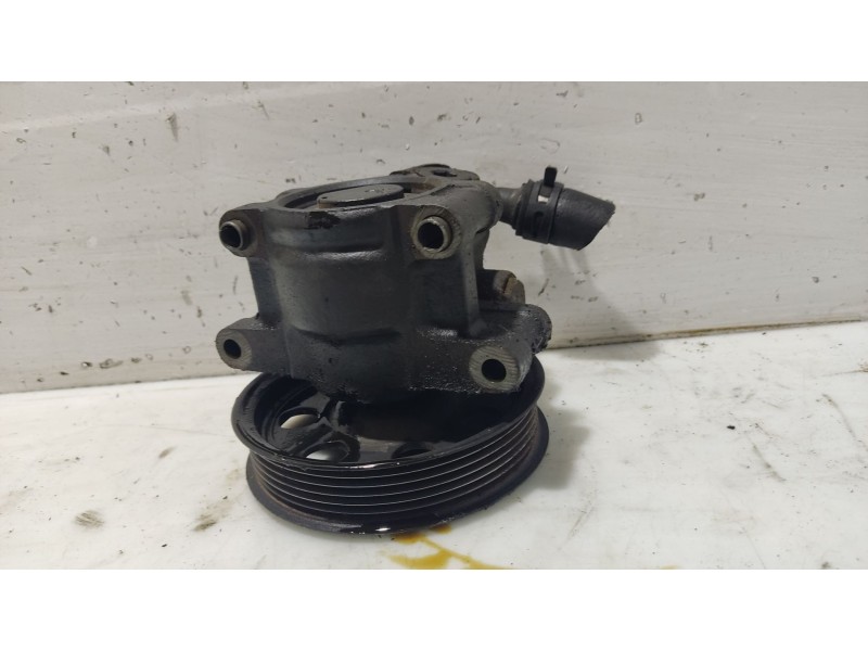Recambio de bomba direccion para ford focus turnier (cak) ghia referencia OEM IAM 1371089  