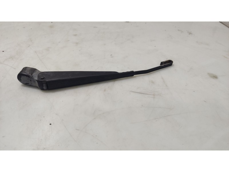 Recambio de brazo limpia trasero para ford focus turnier (cak) ghia referencia OEM IAM 4684243  