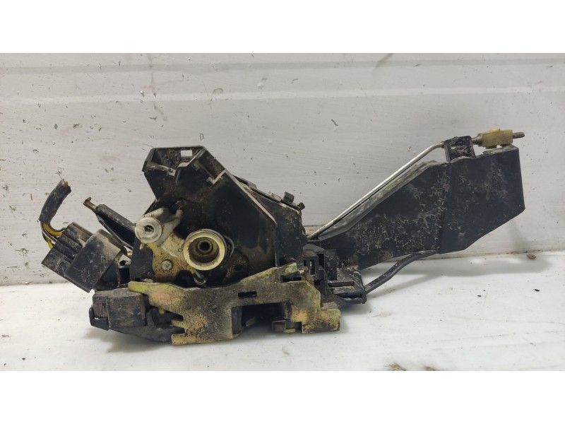 Recambio de cerradura puerta delantera derecha para ford focus turnier (cak) ghia referencia OEM IAM 2S4AA21812  