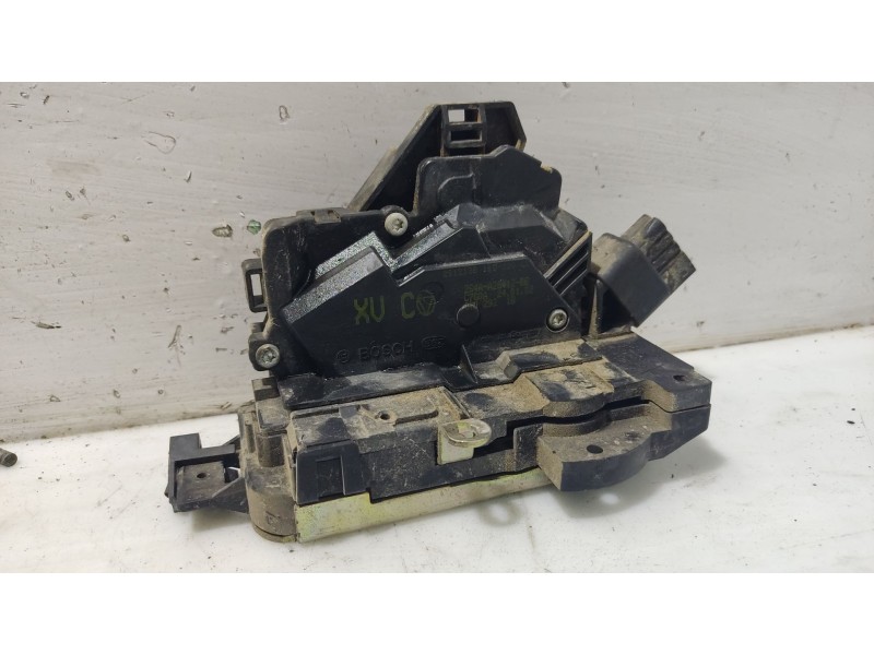 Recambio de cerradura puerta trasera derecha para ford focus turnier (cak) ghia referencia OEM IAM 2S4AA26412BB  