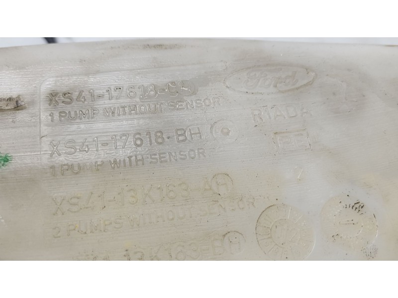 Recambio de deposito limpia para ford focus turnier (cak) ghia referencia OEM IAM XS4117618CH  