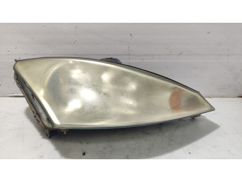 Recambio de faro derecho para ford focus turnier (cak) ghia referencia OEM IAM 1343652  