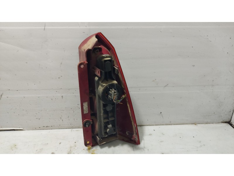 Recambio de piloto trasero izquierdo para ford focus turnier (cak) ghia referencia OEM IAM 1233323  