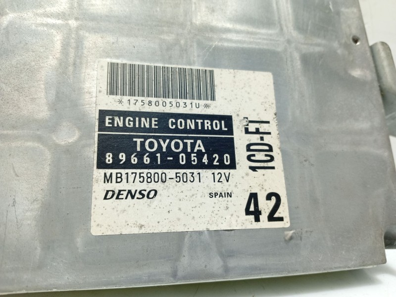 Recambio de centralita motor uce para toyota avensis t22 referencia OEM IAM 8966105420  MB1758005031