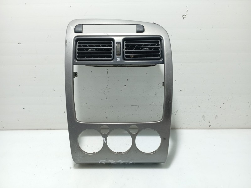 Recambio de moldura para toyota avensis t22 referencia OEM IAM 5541220700  