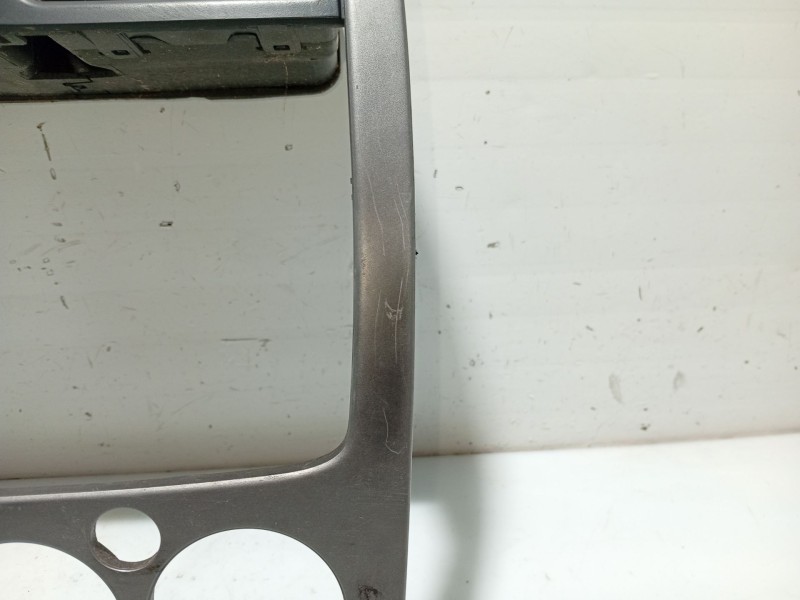 Recambio de moldura para toyota avensis t22 referencia OEM IAM 5541220700  