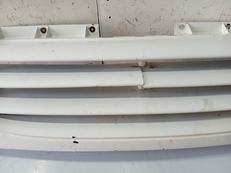 Recambio de rejilla delantera para tata safari (42_fd) 2.0 d 4x4 referencia OEM IAM 269988506323  