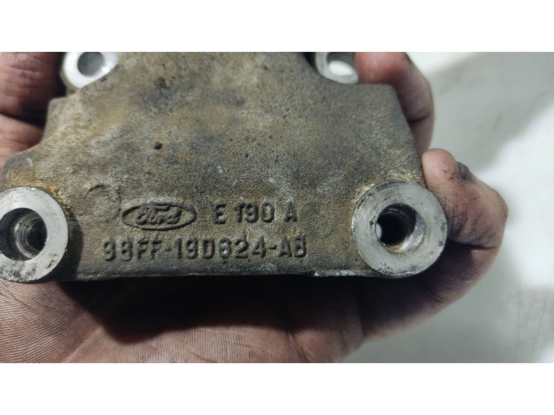Recambio de soporte para ford focus turnier (cak) ghia referencia OEM IAM 1368972 98FF190624 