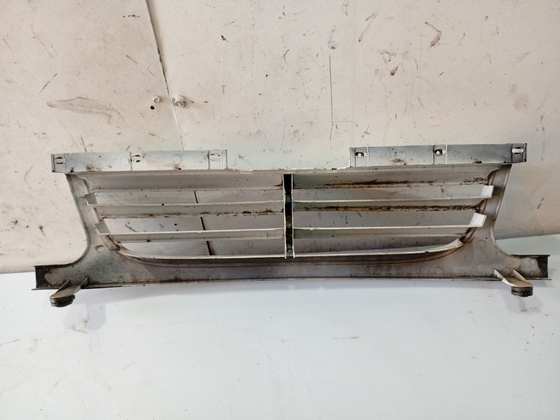 Recambio de rejilla delantera para tata safari (42_fd) 2.0 d 4x4 referencia OEM IAM 269988506323  