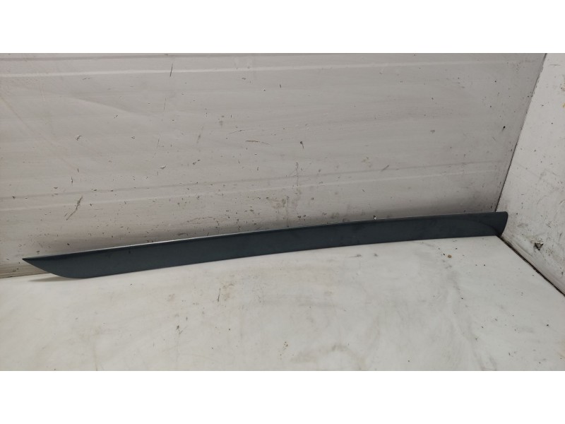 Recambio de moldura para ford focus turnier (cak) ghia referencia OEM IAM YS41A20939  