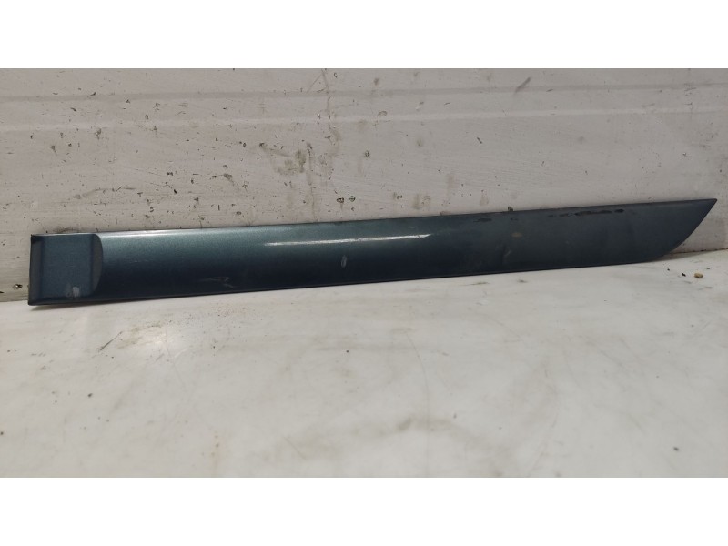 Recambio de moldura para ford focus turnier (cak) ghia referencia OEM IAM YS41A25533BA  