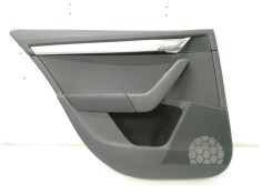 Recambio de guarnecido puerta trasera izquierda para skoda octavia iii (5e3, nl3, nr3) 1.6 tdi referencia OEM IAM 5E5867211 5E08