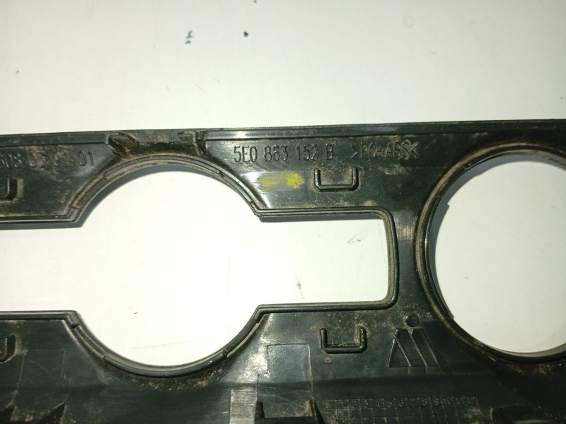 Recambio de moldura para skoda octavia iii (5e3, nl3, nr3) 1.6 tdi referencia OEM IAM 5E0863152B  
