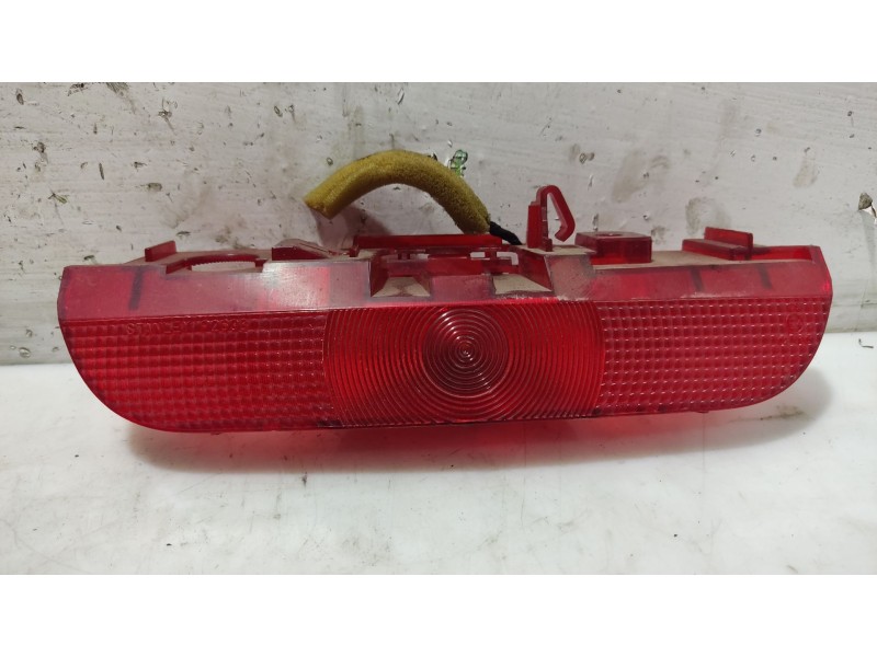 Recambio de luz central de freno para mazda 2 berlina (dy) referencia OEM IAM   