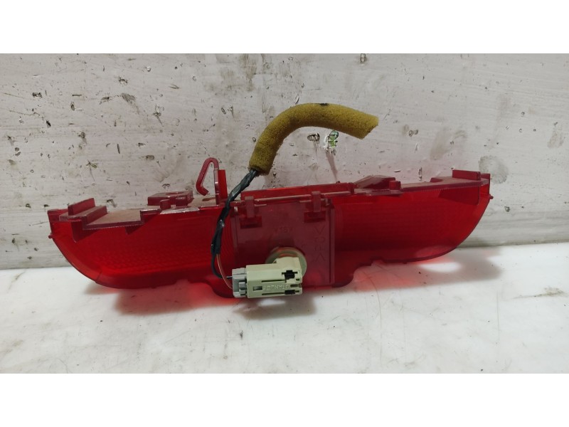 Recambio de luz central de freno para mazda 2 berlina (dy) referencia OEM IAM   