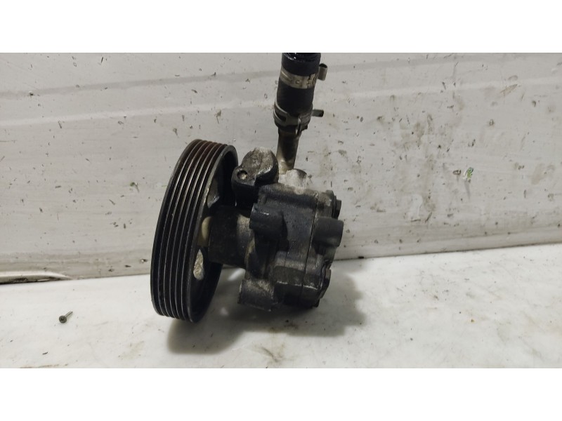 Recambio de bomba direccion para mazda 2 berlina (dy) referencia OEM IAM DD5932600B  