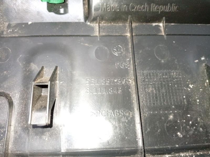 Recambio de moldura para skoda octavia iii (5e3, nl3, nr3) 1.6 tdi referencia OEM IAM   