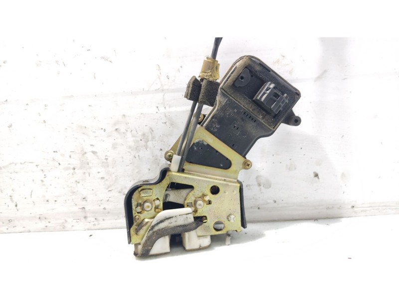 Recambio de cerradura puerta trasera izquierda para mazda 2 berlina (dy) referencia OEM IAM DE9073310G  