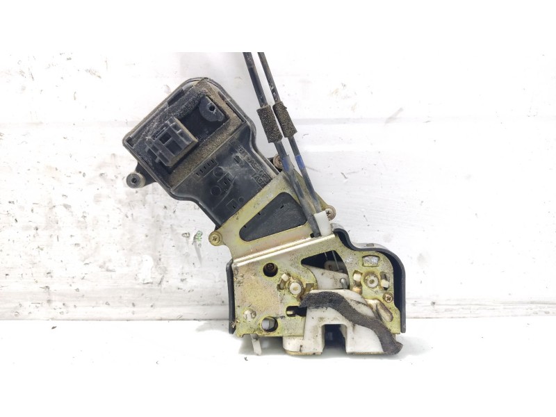 Recambio de cerradura puerta trasera derecha para mazda 2 berlina (dy) referencia OEM IAM DE9072310G  