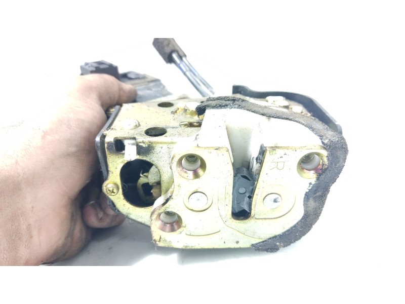 Recambio de cerradura puerta trasera derecha para mazda 2 berlina (dy) referencia OEM IAM DE9072310G  