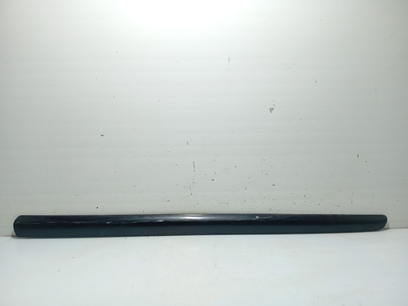 Recambio de moldura puerta delantera derecha para peugeot 207 sw referencia OEM IAM 8545CY 9680147977 