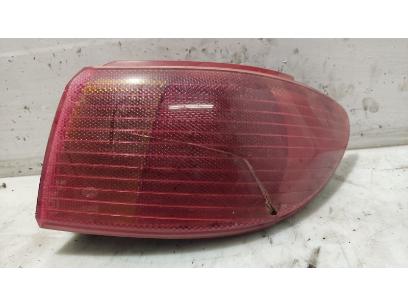Recambio de piloto trasero derecho para mazda 2 berlina (dy) referencia OEM IAM DD1051170H  