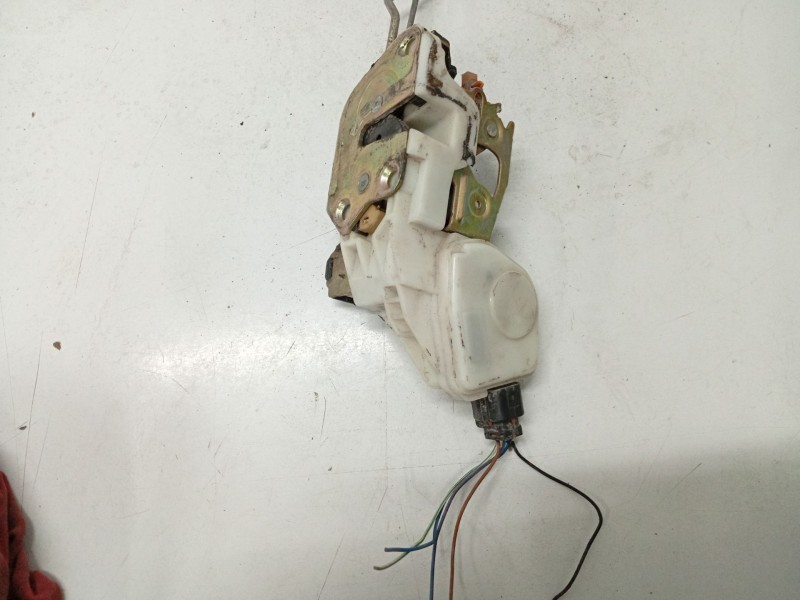 Recambio de cerradura puerta delantera izquierda para mitsubishi galant viii (ea_) 2.4 gdi (ea3a) referencia OEM IAM   