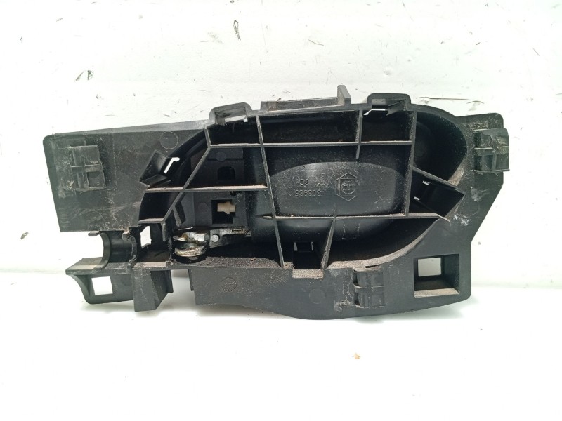 Recambio de maneta interior delantera derecha para peugeot 207 sw referencia OEM IAM 9144A5  