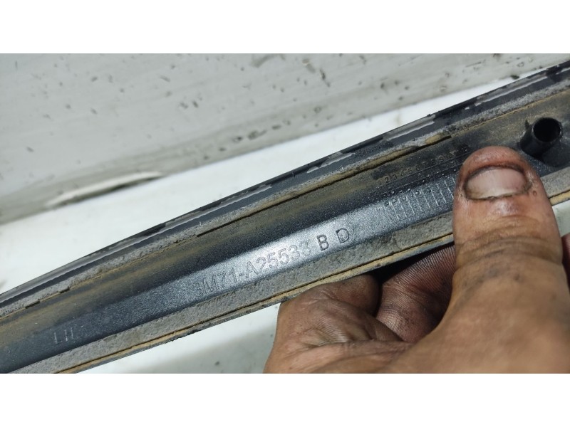 Recambio de moldura para mazda 2 berlina (dy) referencia OEM IAM   