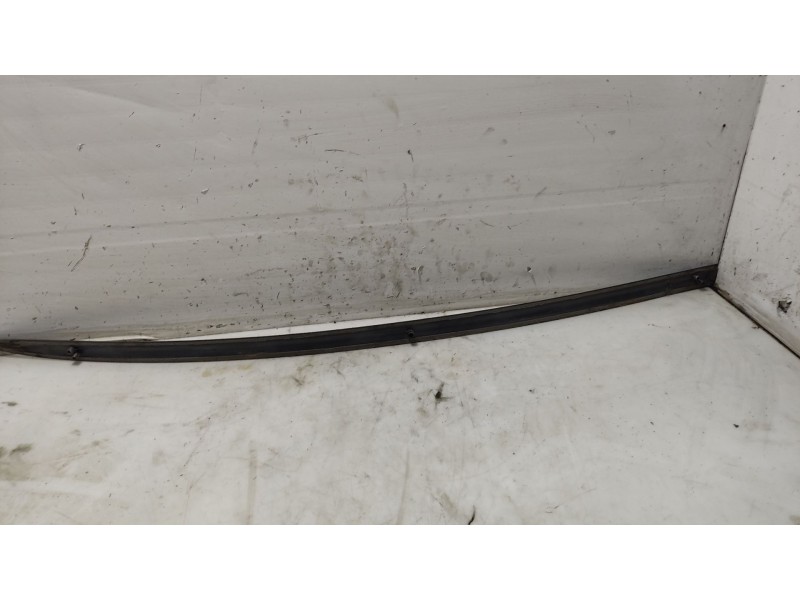 Recambio de moldura para mazda 2 berlina (dy) referencia OEM IAM   