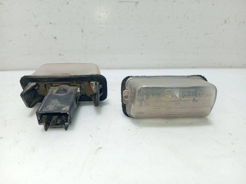 Recambio de piloto matricula para peugeot 207 sw referencia OEM IAM 6340A3  