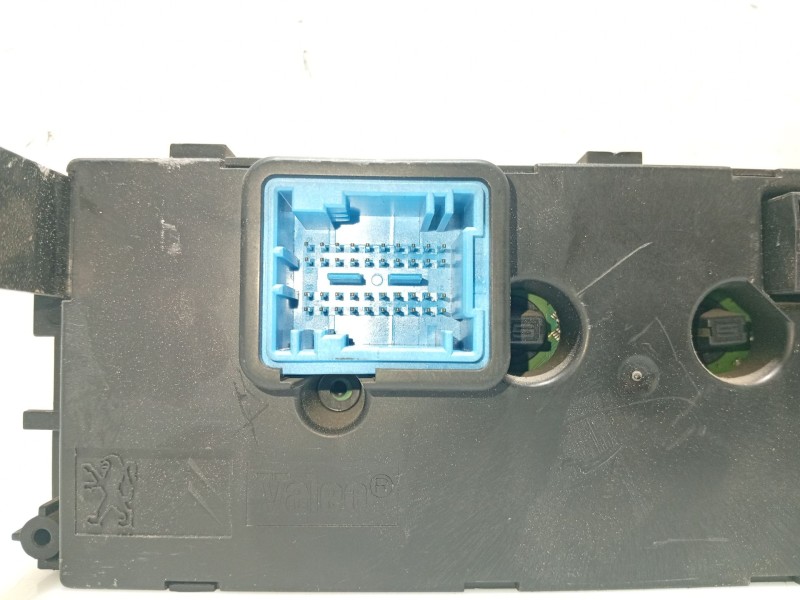 Recambio de mando climatizador para peugeot 207 sw referencia OEM IAM 96875826XT  