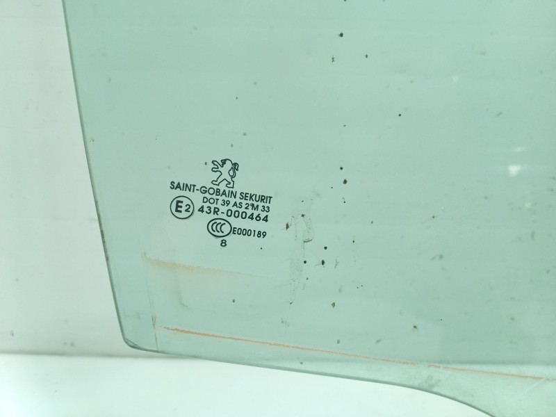 Recambio de luna delantera derecha para peugeot 207 sw referencia OEM IAM 9202H3  