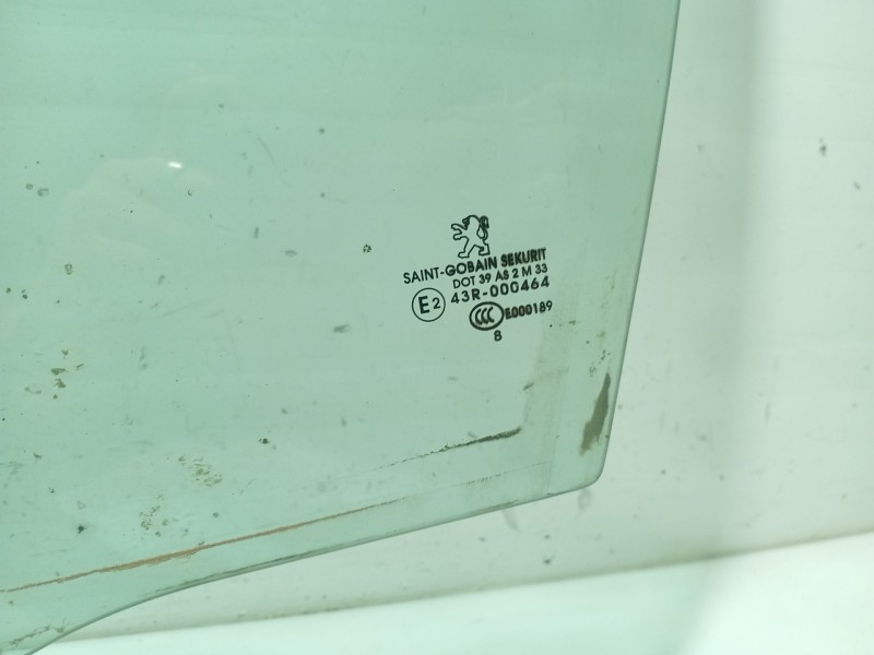 Recambio de luna delantera izquierda para peugeot 207 sw referencia OEM IAM 9201J0  