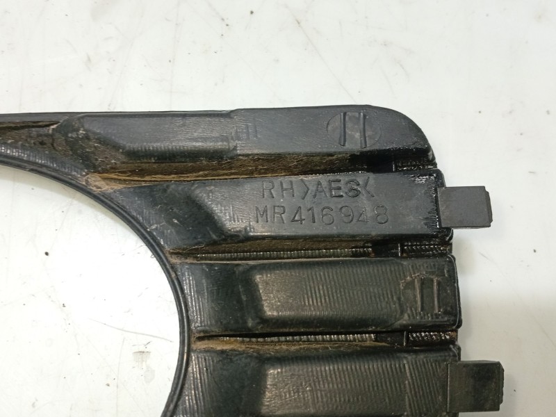 Recambio de rejilla delantera para mitsubishi galant viii (ea_) 2.4 gdi (ea3a) referencia OEM IAM   