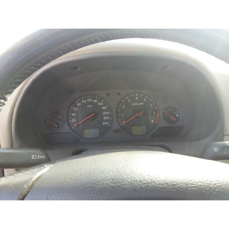 volvo v40 familiar 1.6   |   05.97 - 12.05 | 1997 - 2005 | 109 cv / 80 kw del año 1997