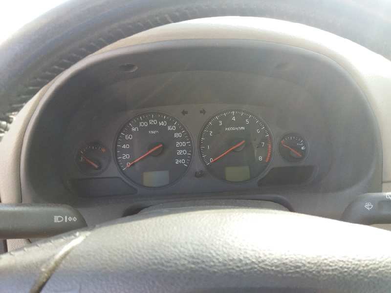 volvo v40 familiar 1.6   |   05.97 - 12.05 | 1997 - 2005 | 109 cv / 80 kw del año 1997