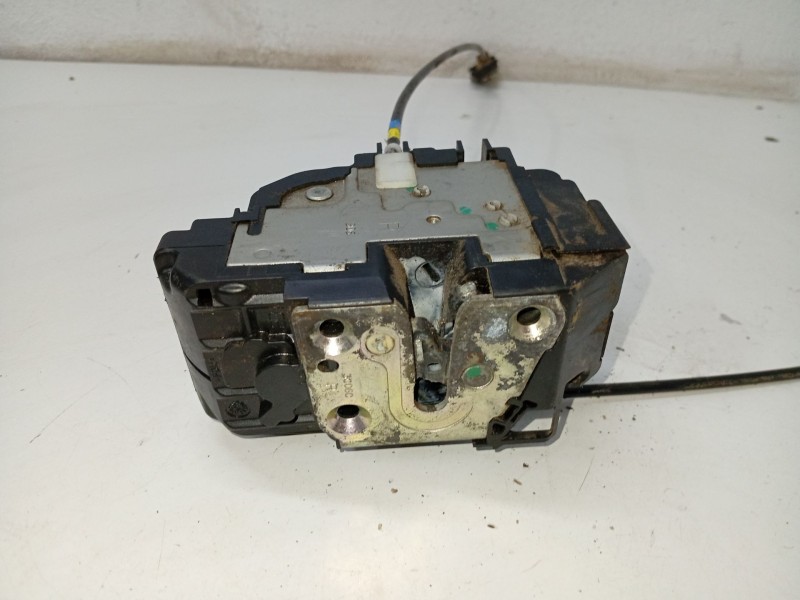 Recambio de cerradura puerta delantera derecha para nissan micra (k12e) referencia OEM IAM 80500AX11A  