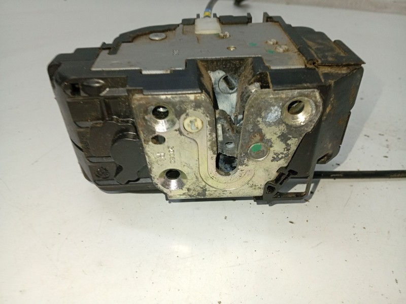 Recambio de cerradura puerta delantera derecha para nissan micra (k12e) referencia OEM IAM 80500AX11A  