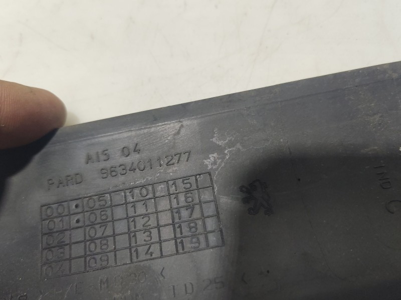 Recambio de moldura para peugeot 307 break (3e) 2.0 referencia OEM IAM   