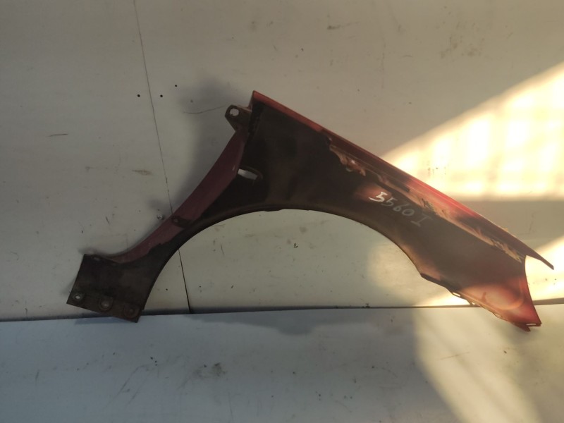 Recambio de aleta delantera izquierda para peugeot 307 break (3e) 2.0 referencia OEM IAM 7840K8  