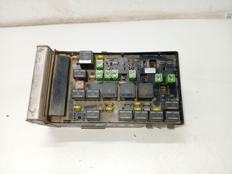 Recambio de caja reles / fusibles para chrysler voyager (rg) referencia OEM IAM   