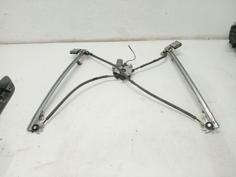 Recambio de elevalunas delantero izquierdo para chrysler voyager (rg) referencia OEM IAM 64804810  