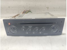 Recambio de sistema audio / radio cd para renault megane ii berlina 5p referencia OEM IAM 8200084437A  