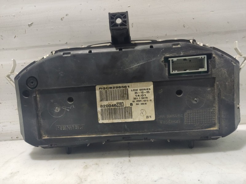 Recambio de cuadro instrumentos para renault megane ii berlina 5p referencia OEM IAM 8200364015  